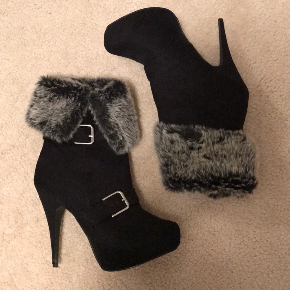 Black Boots with Faux Fur
